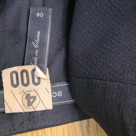 One-sleeved black and gold cocktail dress - Picture 3 of 4